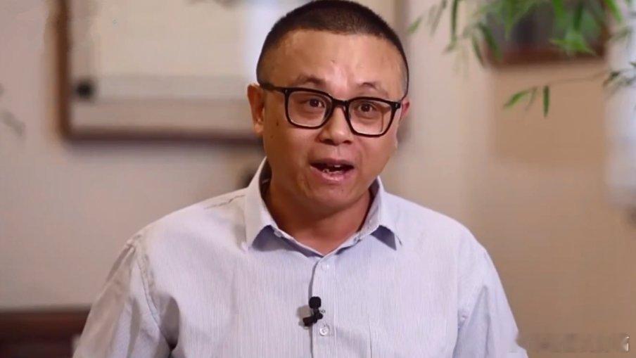 凤凰新闻【“取款4万遭盘问”的律师：为社会发声，并没有那么危险】编者按：温暖的改