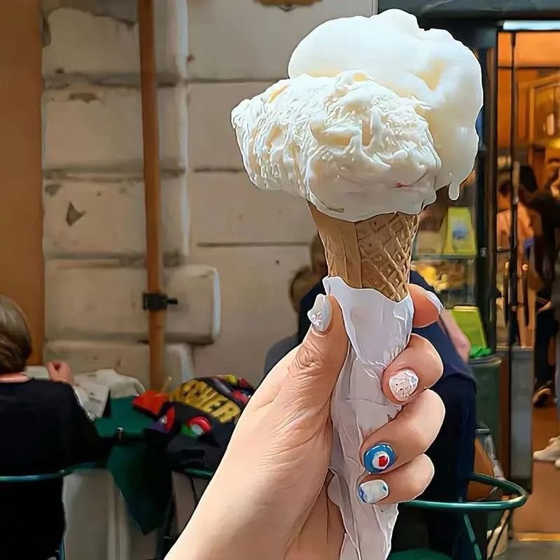.҉热𝗳𝘂𝗳𝘂的天气☀️“谢谢冰淇淋救⃥我狗命🍦不然化的就是我” ​​