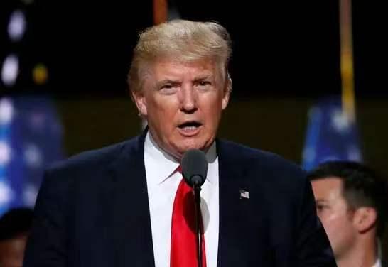 川普表面装疯卖傻、言行乖张，还宣称计划3月底至4月初访华，以访华表态假意安抚、稳