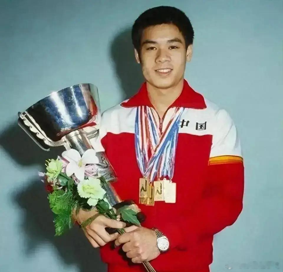 李宁老的太快了，成龙比他大接近10岁，你敢相信么 ，我还在纳闷那个坐马龙和成龙中