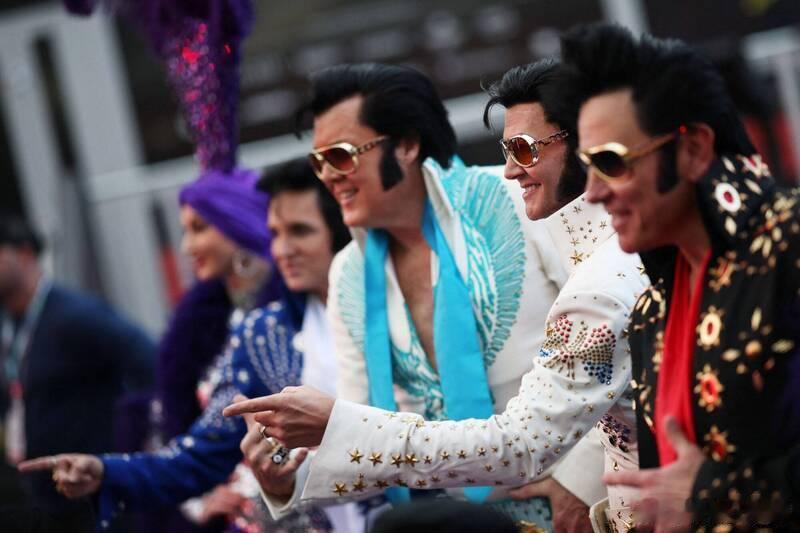 【法官太爱“猫王” 竟戴假发审案、放歌让人宣誓 离奇下场曝光】 美国密苏里州一名