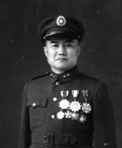 “爸，投降吧，您就听我一次！”1948年10月，国民党中将周福成的女儿专门来到了