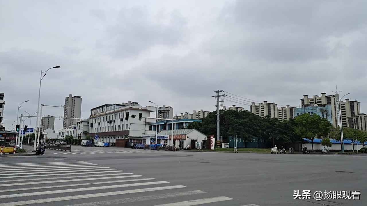 人不快乐的原因有哪些快乐消失的几大元凶：工资一成不变，开销日日上涨，纠结昨天、焦