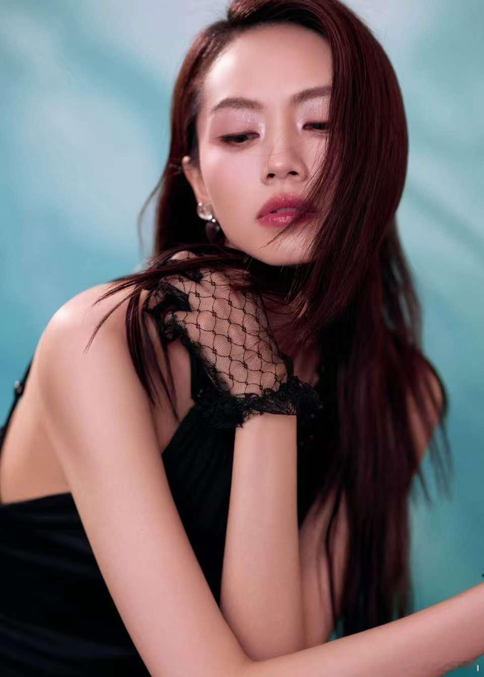 歌手排名 恭喜四位晋级歌手！但刘惜君的《野猫之恋》真的唱到了我心里。1v3的赛制