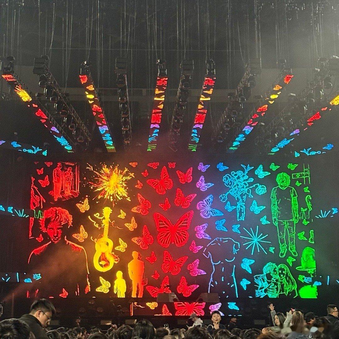 十五年一梦吧算是，不用那么远跑去伦敦看 ED Sheeran (黄老板) 也是幸
