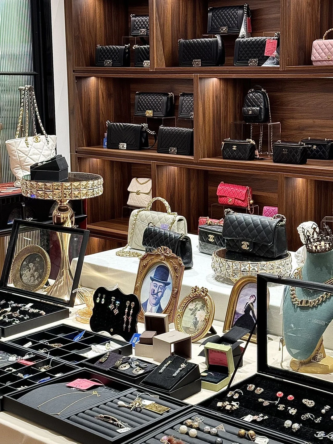 在河西，艾特你喜欢中古店的姐妹。。。。