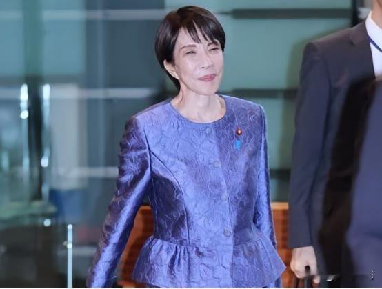 日本财政窟窿越来越大
2026年2月17日，日本财政部放出重磅消息，预测到202