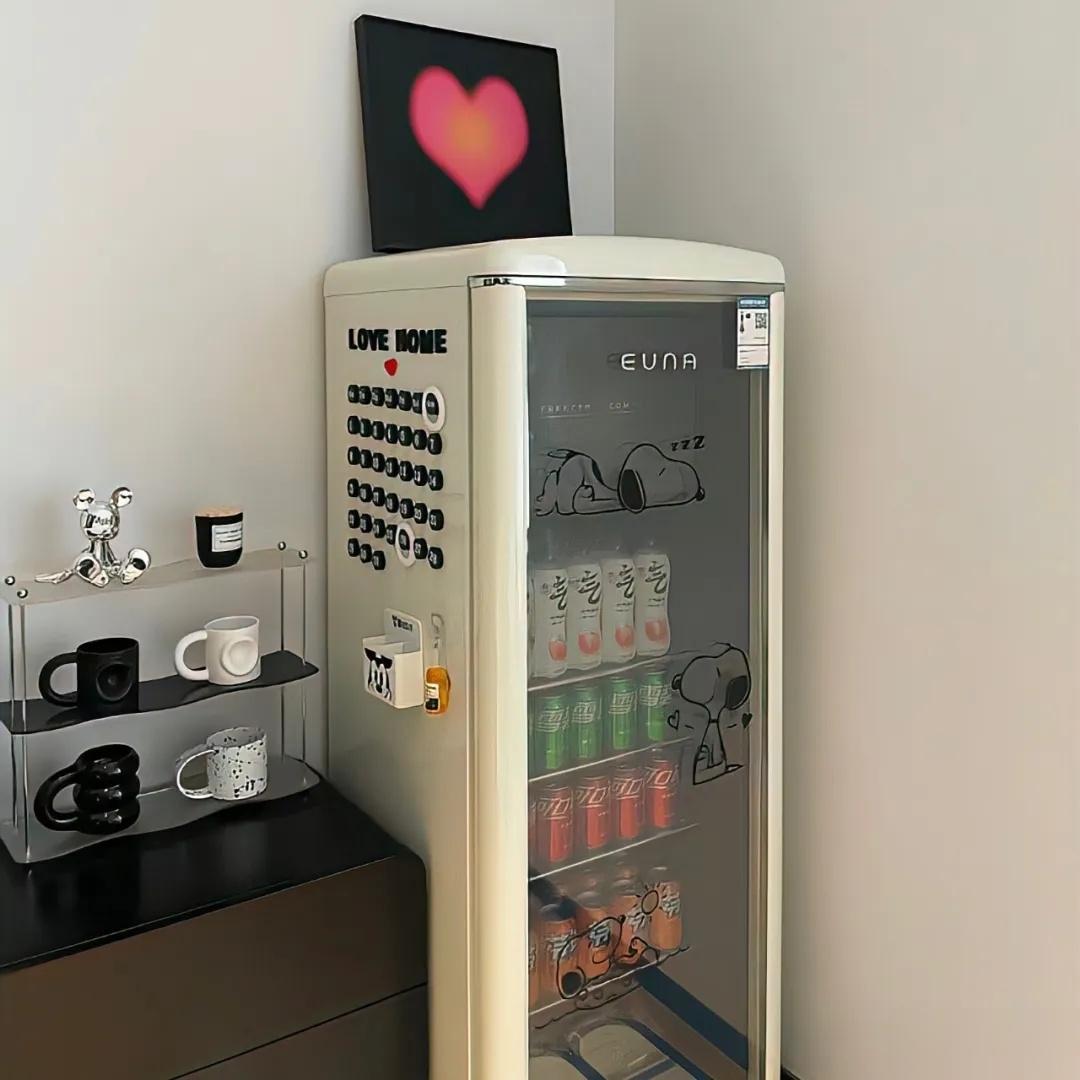 当一道快乐之门关上了，另一道门会随之打开。但是，我们常常眷恋着那道关上了的门，而