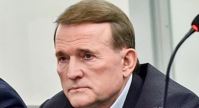 据塔斯社报道， 乌克兰 反对派领导人 梅德韦丘克 表示，2026年乌克兰不会实现