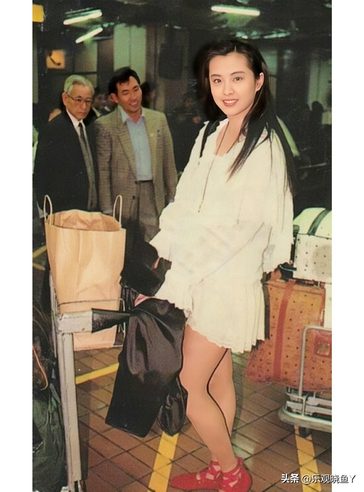 一九九一年，在香港的王祖贤。时年二十四岁，正处于颜值和事业的巅峰期。时光飞逝，如