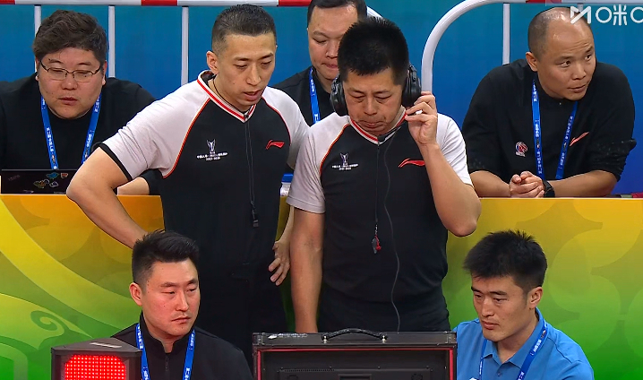 我觉得这球没判错啊，一人一个技术犯规就行了。cba俱乐部杯赛