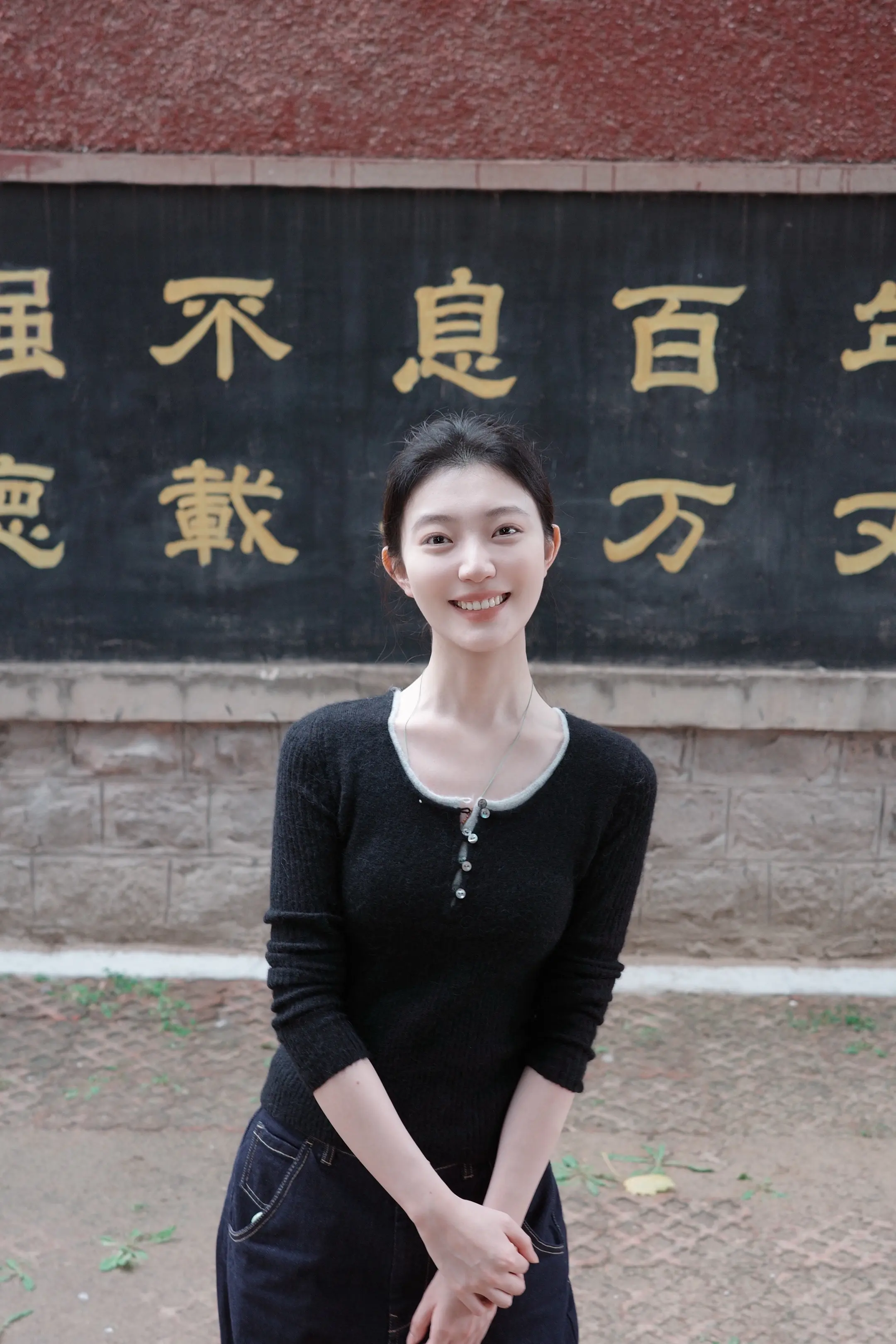 桂花香飘散在风里。