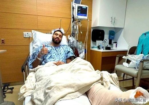 一山不容二虎！塔图姆回来，谁是球队老大？
上赛季季后赛，塔图姆跟腱断裂赛季报销。