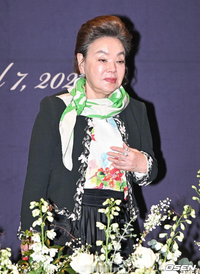 #金秀美死于高血糖休克##金秀美葬礼# 据韩媒，25日，#著名韩国演员金秀美去世