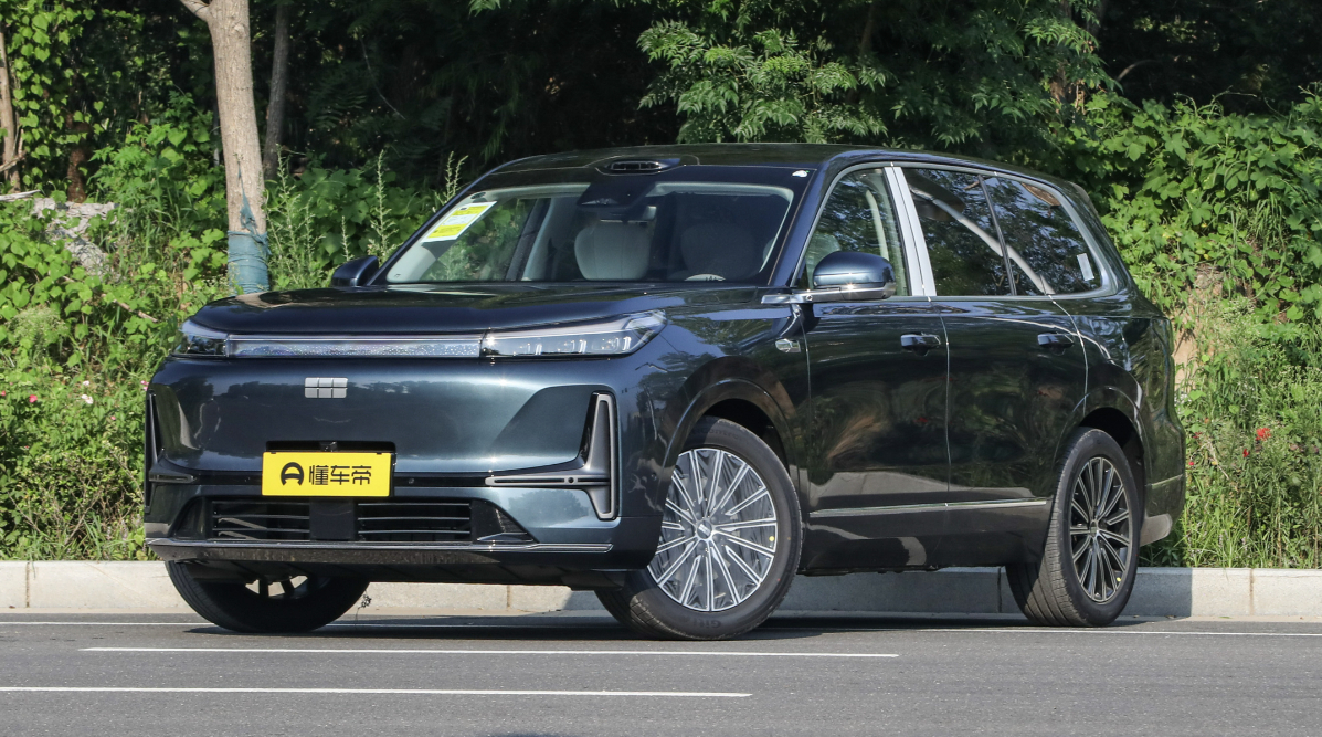 全新吉利银河M9开启预售定位为大型SUV预售价19.38万元起[震惊][震惊]不