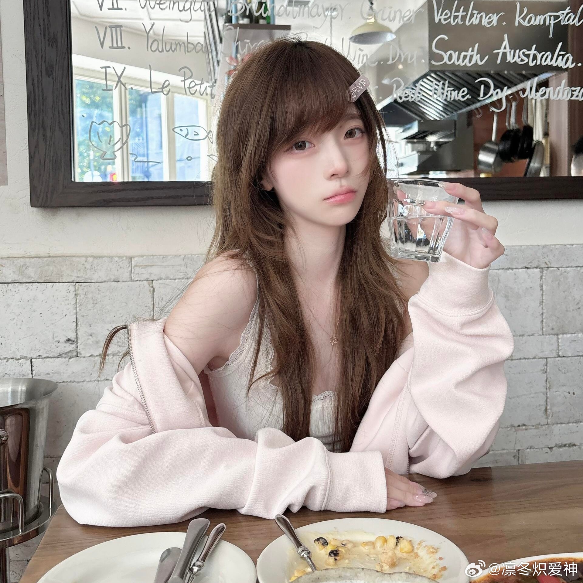 𝙒𝙚𝘾𝙝𝙖𝙩 头像｜氛围感头像 ｜ 女生头像 ｜ins头像｜小众头像