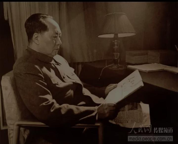 1976年，伟大的毛主席离开了我们，美国发表悼词，文中有这样一句：人类最后的一位