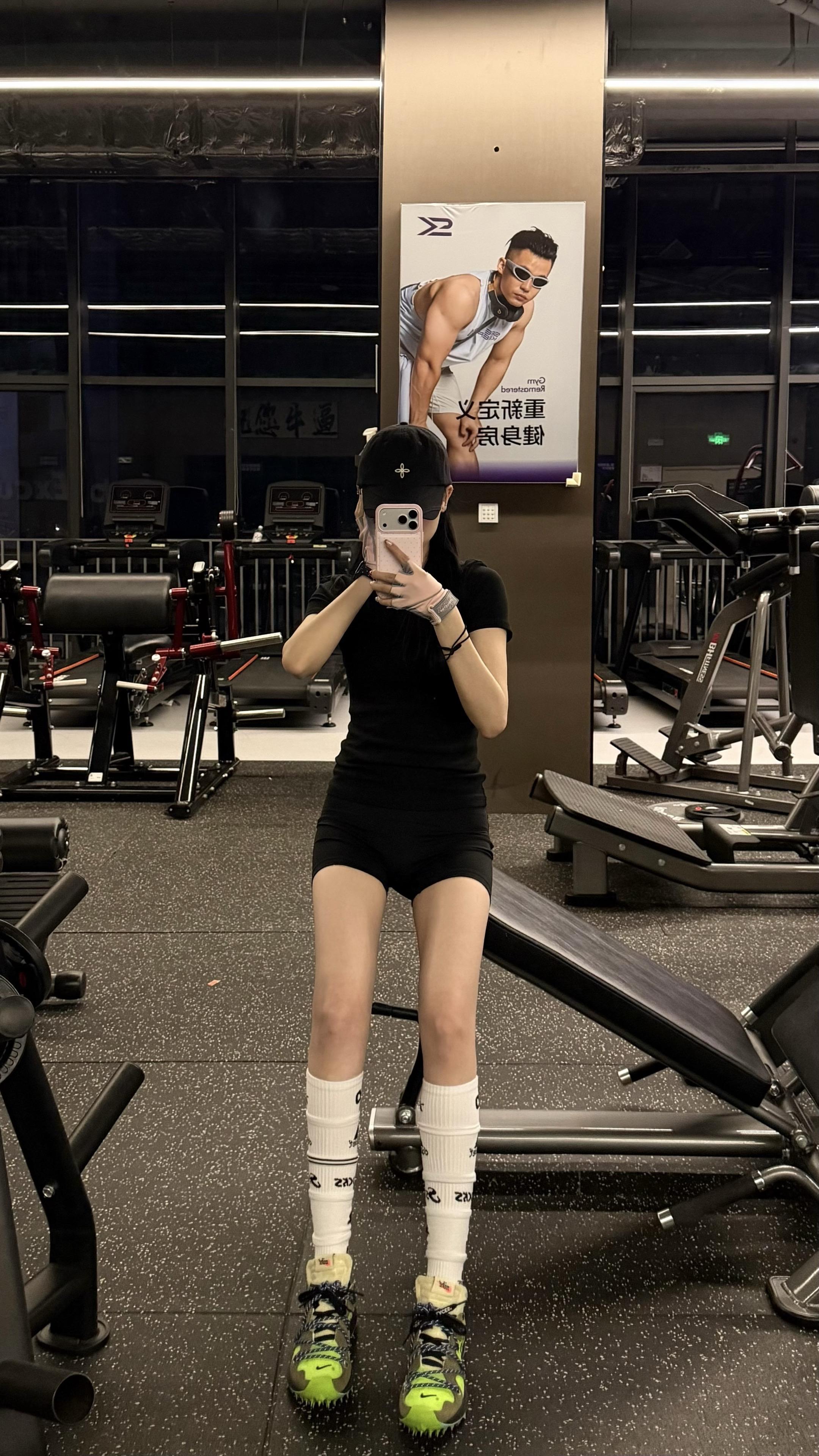 占有欲犯了 老婆们发照片看看在干嘛。