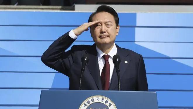 韩国举行10年来首次大规模阅兵，在阅兵式上，尹锡悦再次向朝鲜撂下狠话，声称如果朝