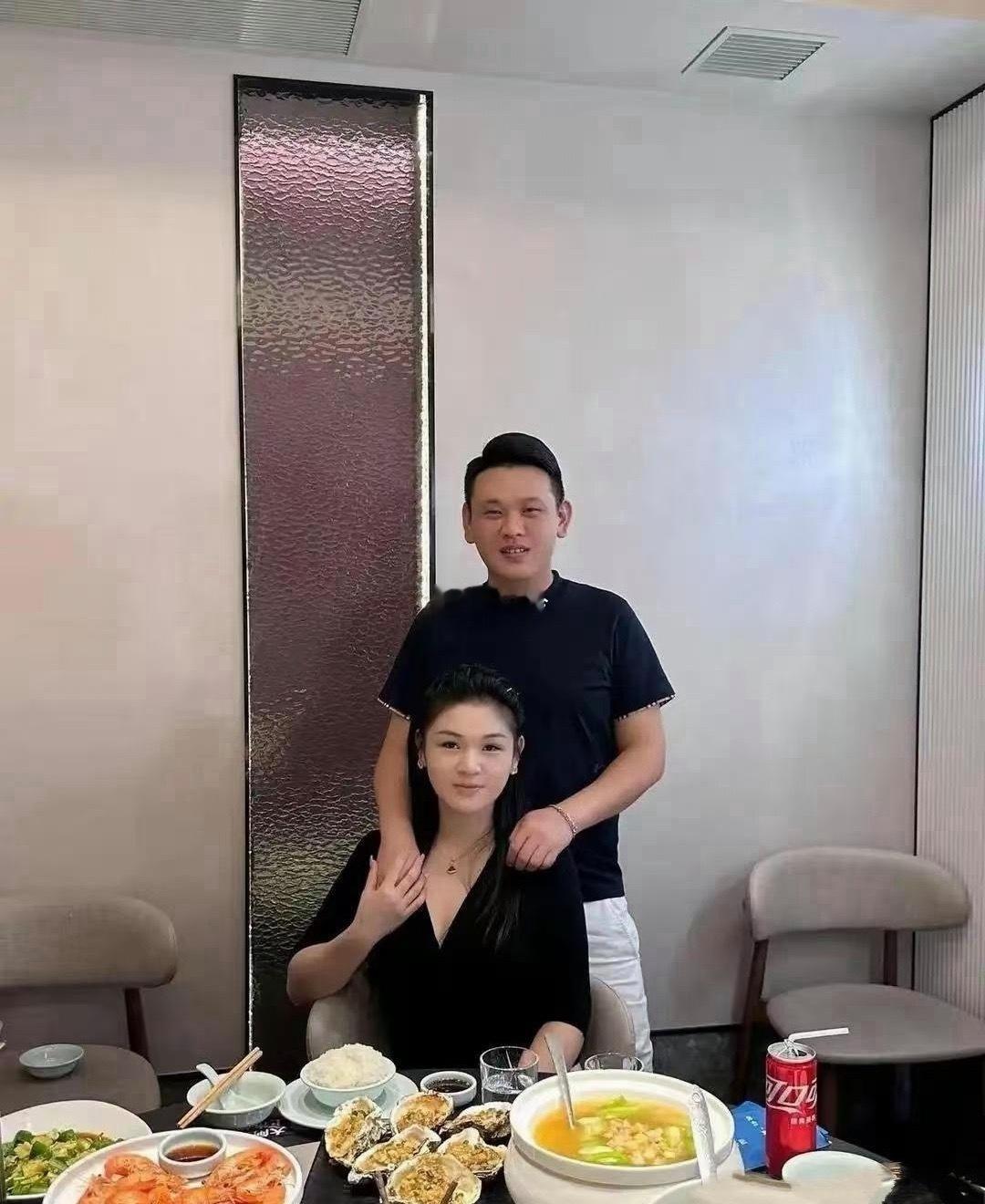事实证明 美女不一定嫁帅哥 