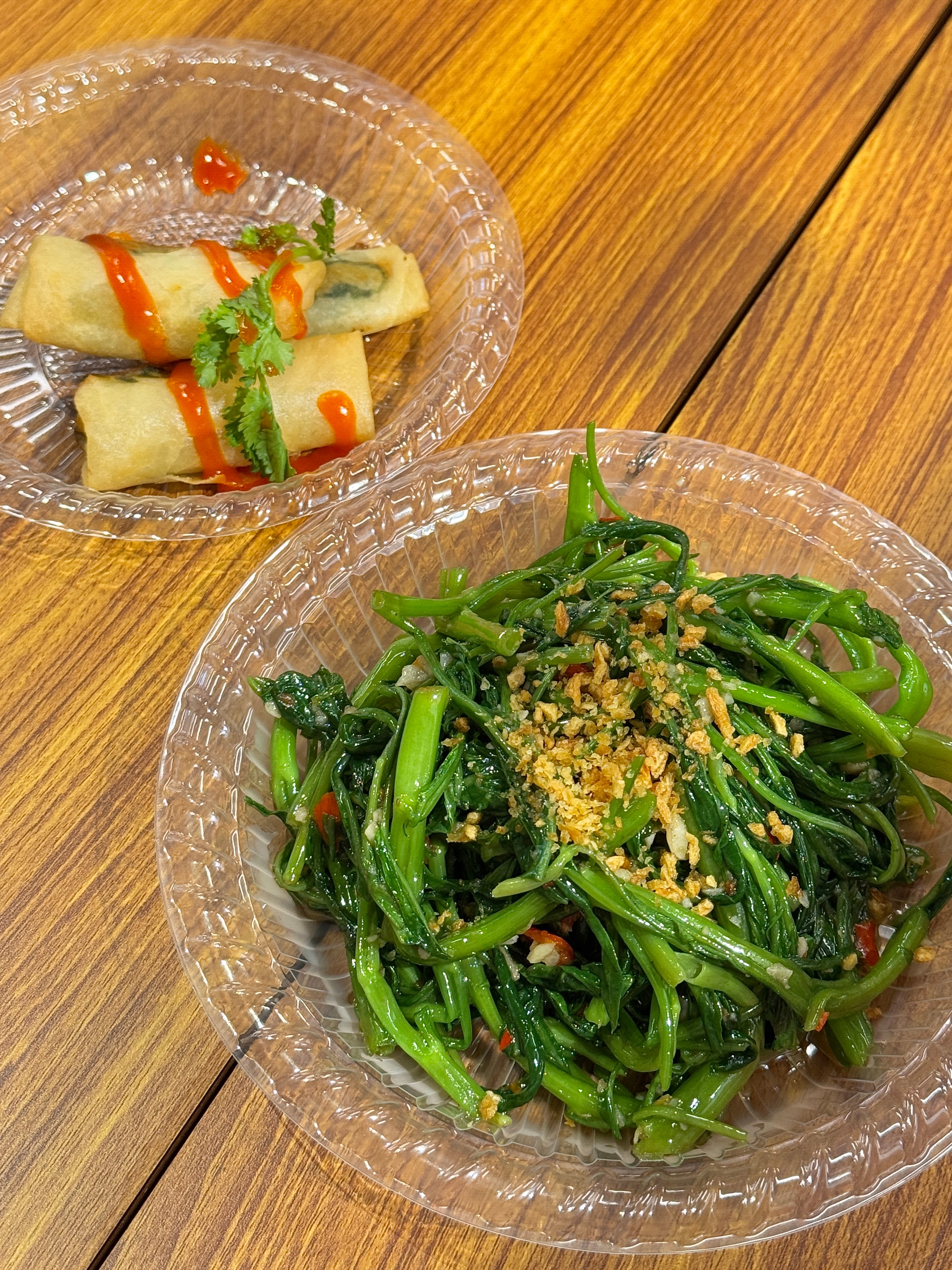 隆披尼嘎抛饭每个菜都好吃。古茗的美式难喝的发晕了，只要有烟灰水味的美式我就喝不了