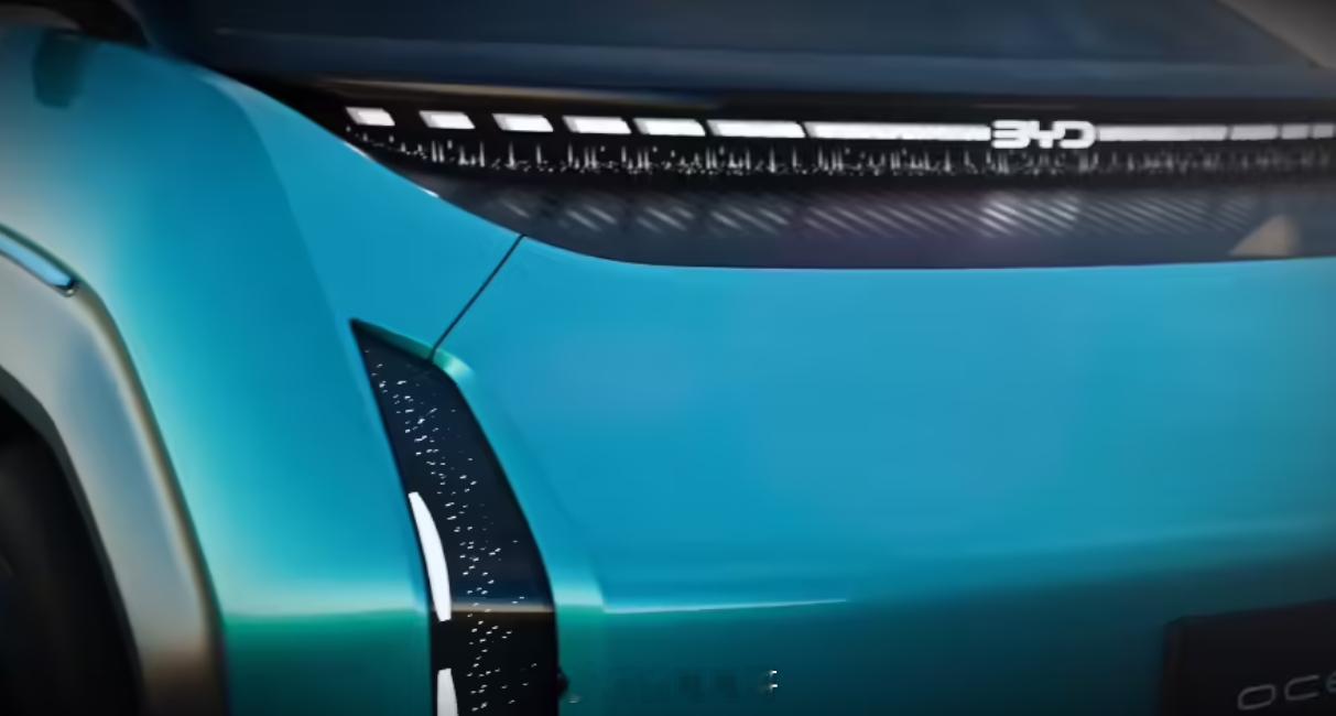 比亚迪 Ocean-V 全新概念车官方发的预告视频依旧是犹抱琵琶半遮面不过还是可