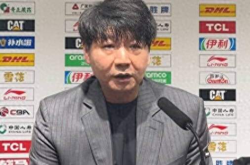 山东男篮首战翻车背后：三个反常细节和一个教练的担当