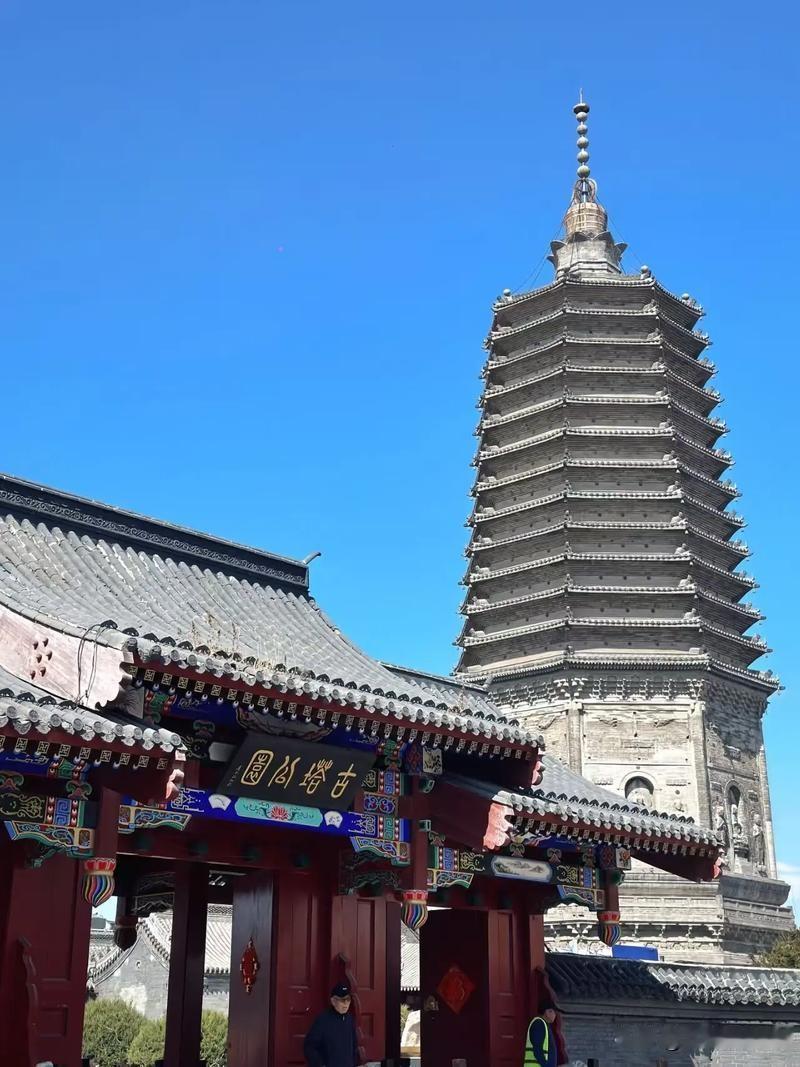 辽宁有很多城市都比较宜居，比如沈阳、大连、丹东等
今天我们介绍另一个宜居城市:辽