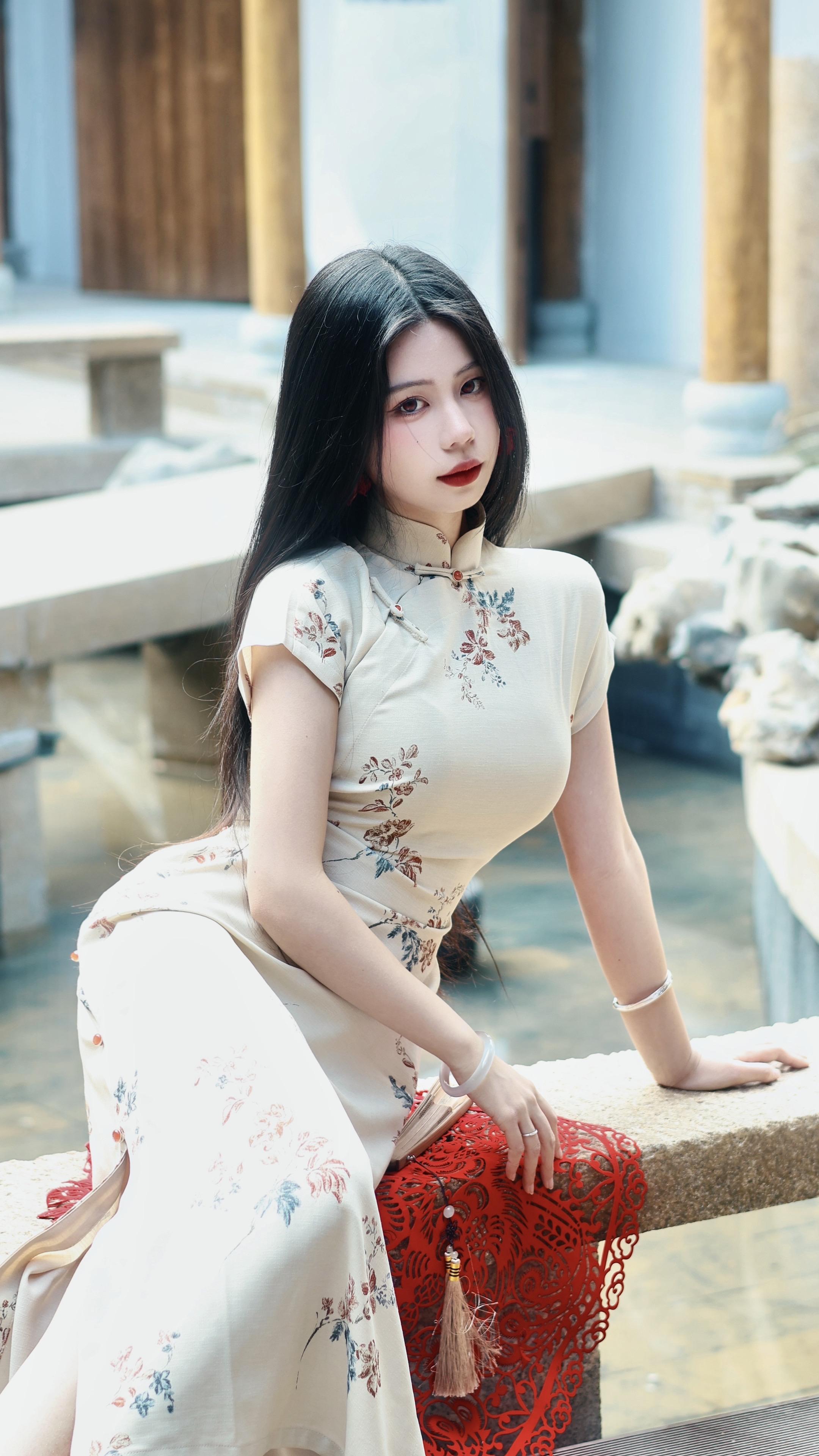 海棠未雨，梨花先雪，一半春休。