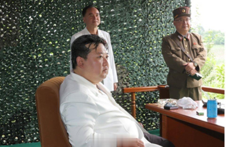 #朝鲜宣布成功试射洲际弹道导弹“火星-18”#朝中社报道，当地时间12日上午，朝