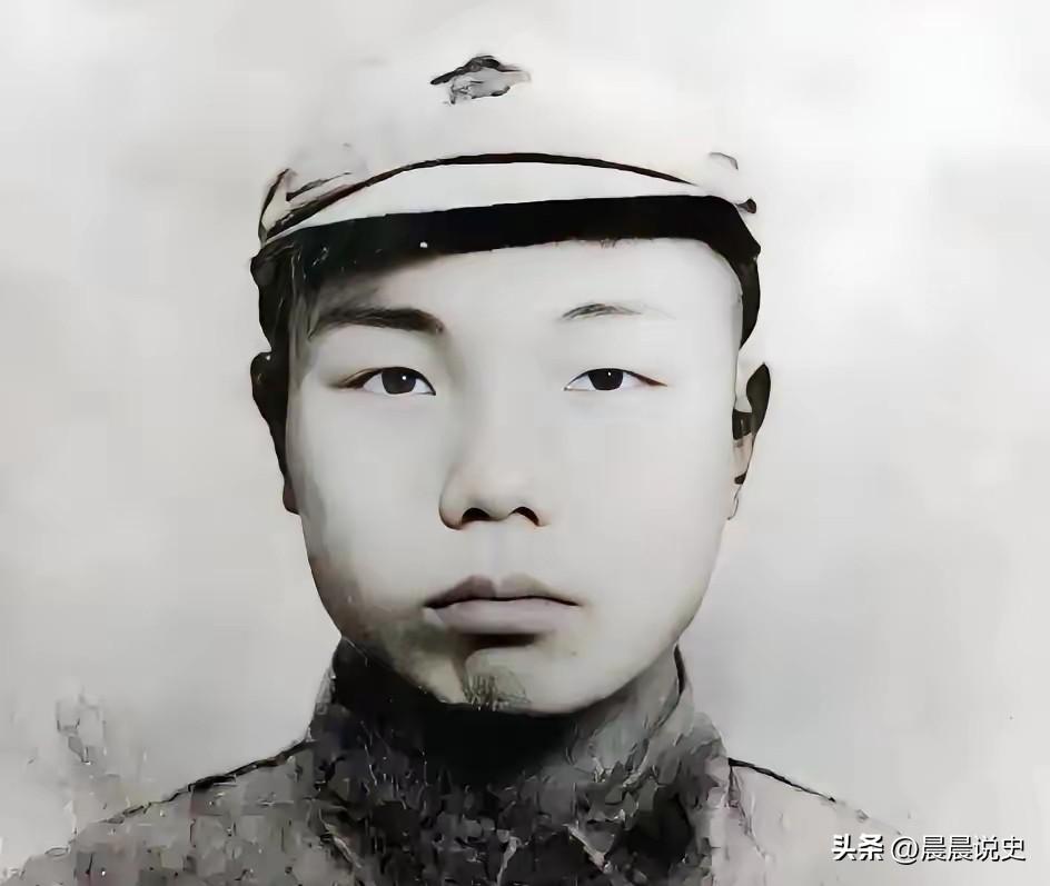 长征途中，一红军干事在筹粮时被土司武装抓走。当萧华前去谈判时，土司放话说：“留下