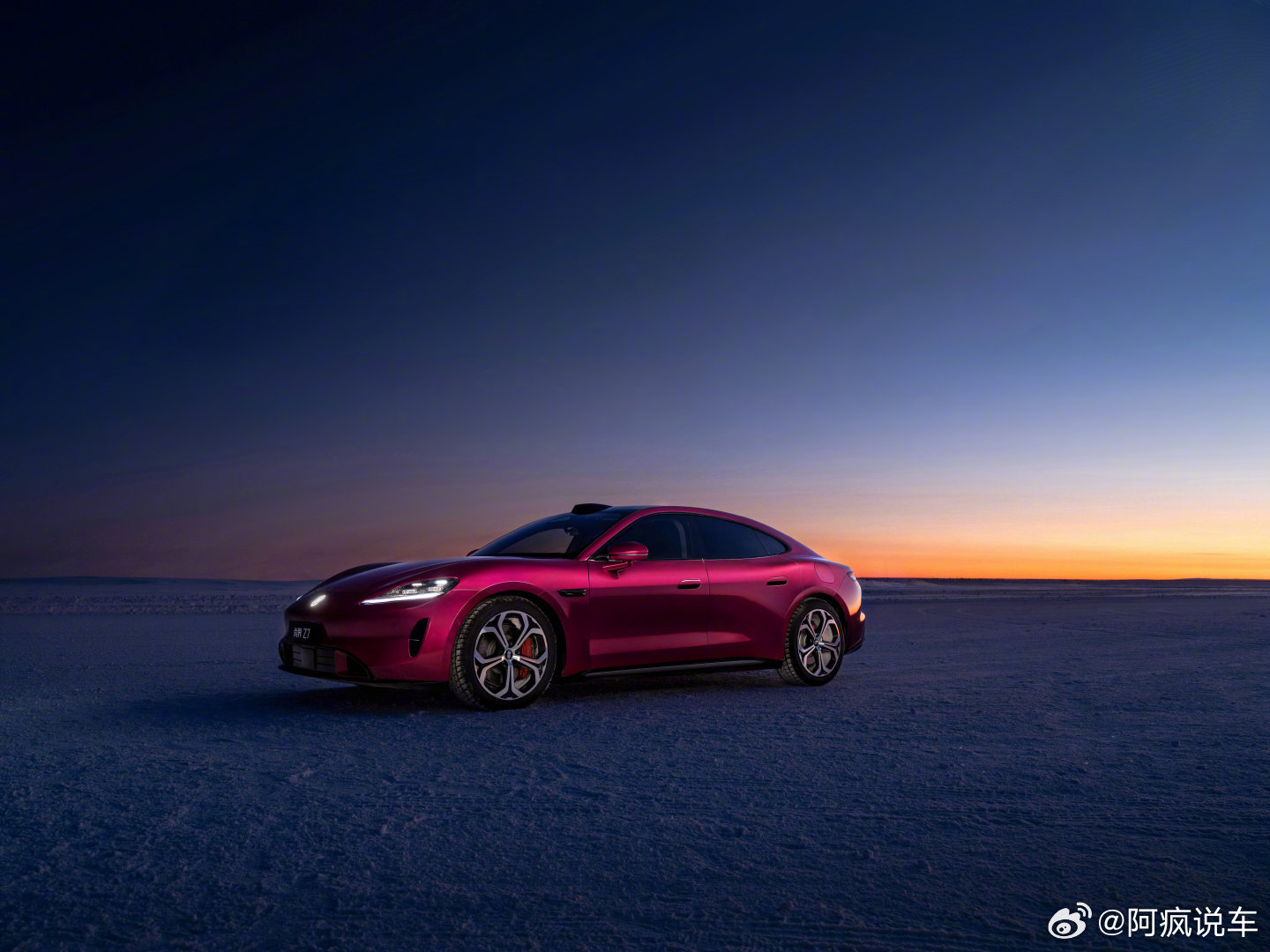 尚界Z7这次直接把十款车色、多款轮毂全放出来了，19英寸和20英寸两种尺寸随便搭