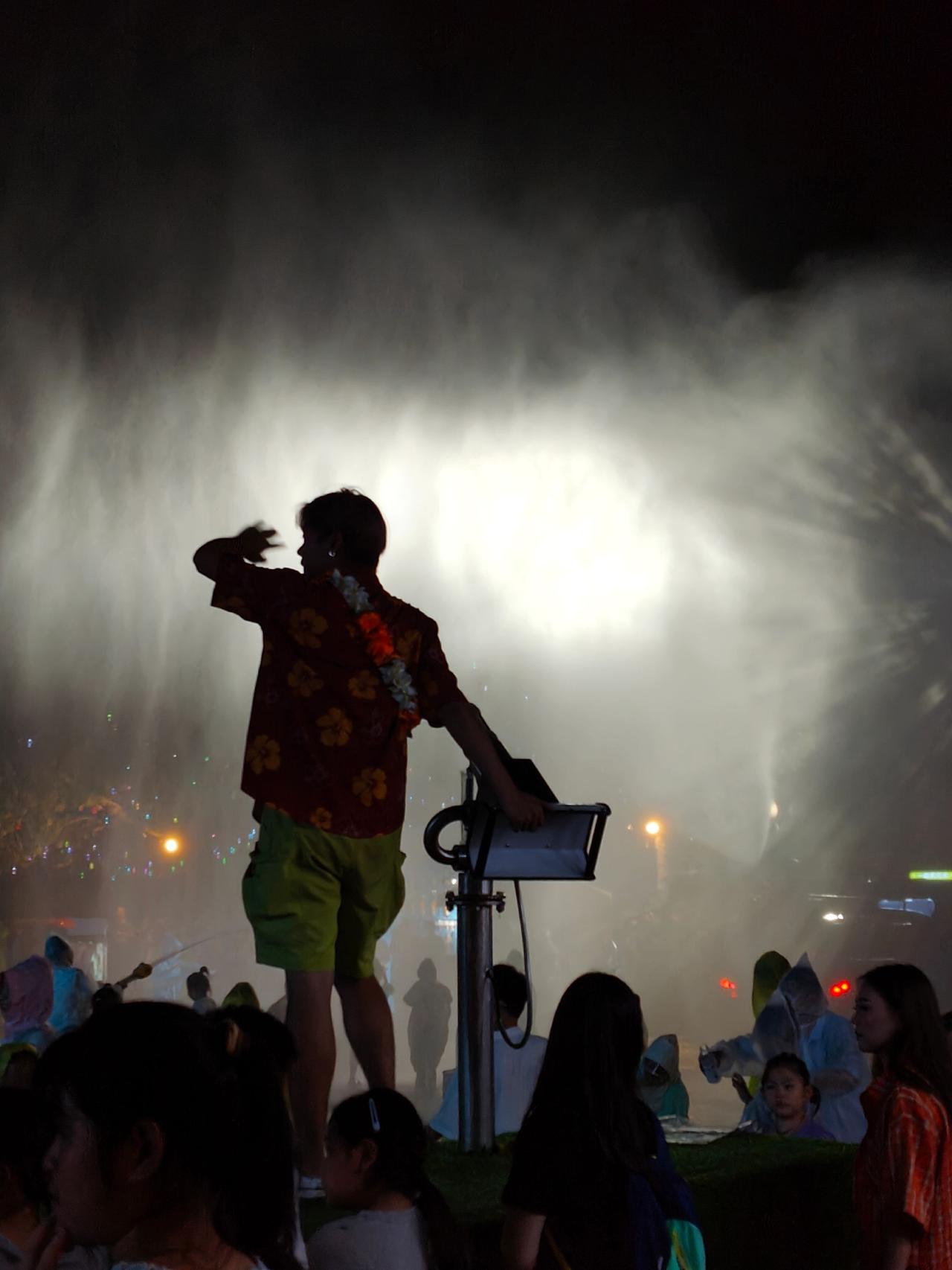 夏季什么才是真正的快乐，那就是泼水音乐节，太嗨了呀，全程都是快乐的，释放，激情，