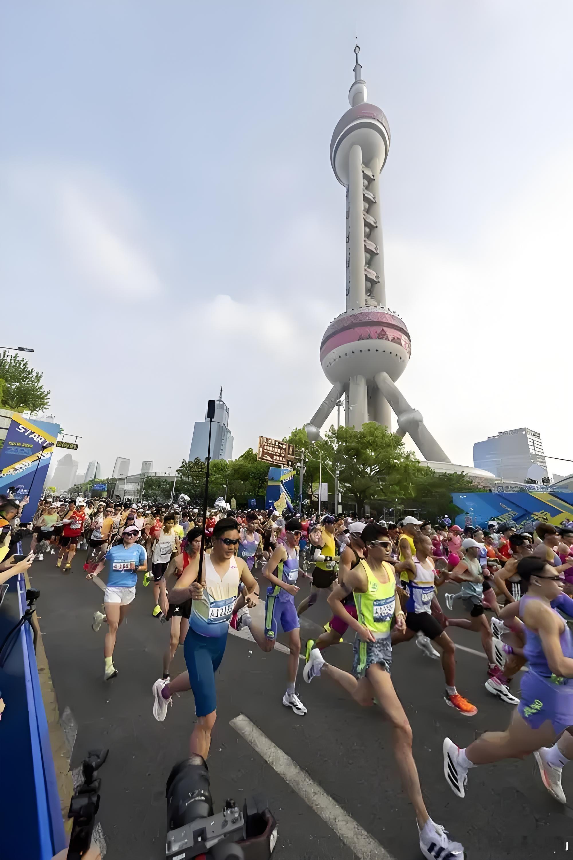 当世界田联将上海马拉松列入2025全球马拉松十强榜单（第八位），这份排名的重量，