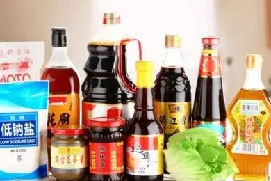 2025年全国人均存款11.89万元，人均存款最高的是浙江省17.77万元，存款