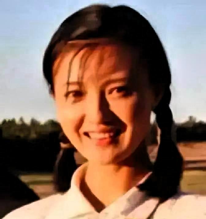 1976年，女知青邵红梅抱着4岁的儿子回到北京，她的母亲见状，跳手跳脚大骂：“下