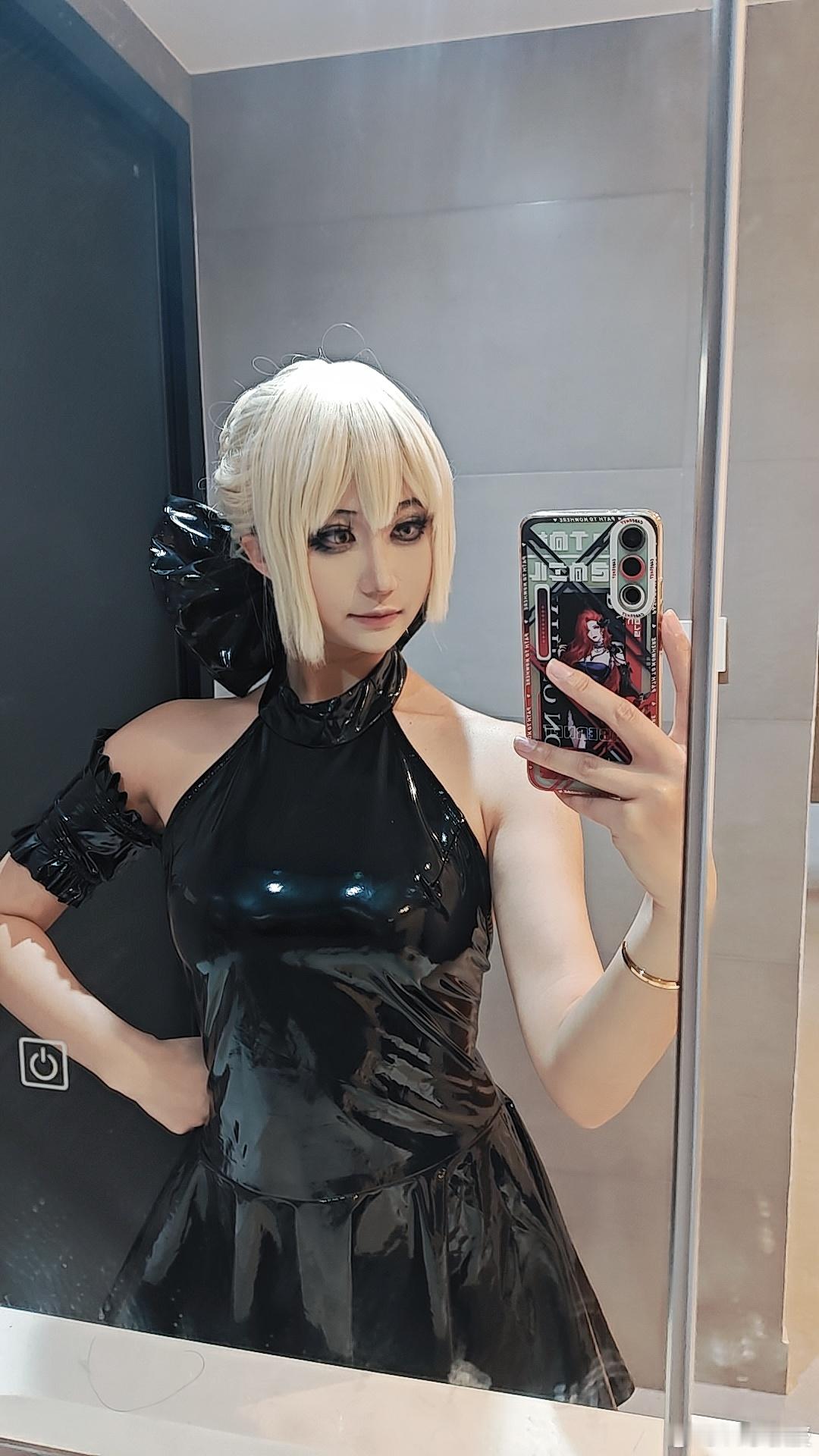 拍了黑呆泳装cos#黑呆##泳装##cos##fgo[超话]##saber##阿