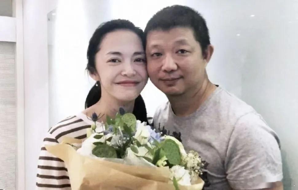 姚晨 凌潇肃姚晨，曹郁在微博发布离婚声明，声明中提到，两人多年前便已分开，“多年