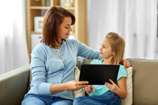 孩子越骂越笨？脑科学真相扎心了：你每天说的话，正在改变孩子