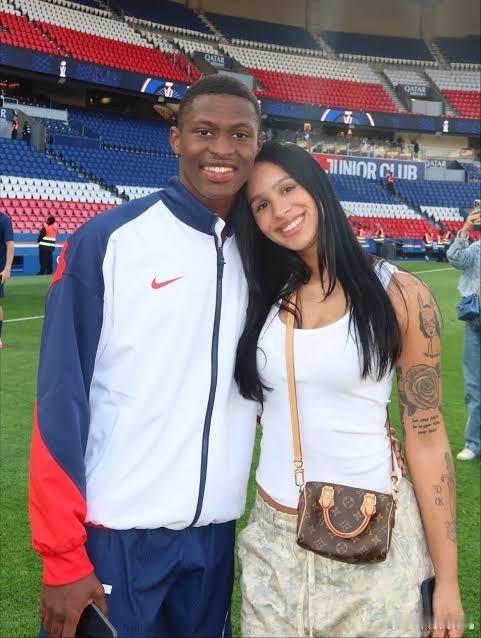 欧冠据报道，努诺·门德斯可能因被曝其兄发现妻子在葡萄牙家中与另一名男子有染而缺席