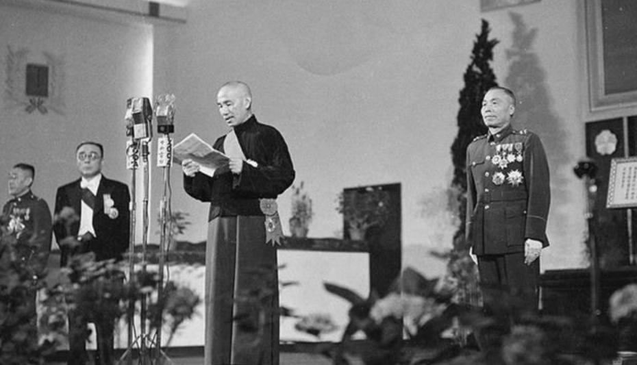 1949年新中国成立时，蒋介石还在大陆，那么他在哪，又做了什么？新中国开国大典的