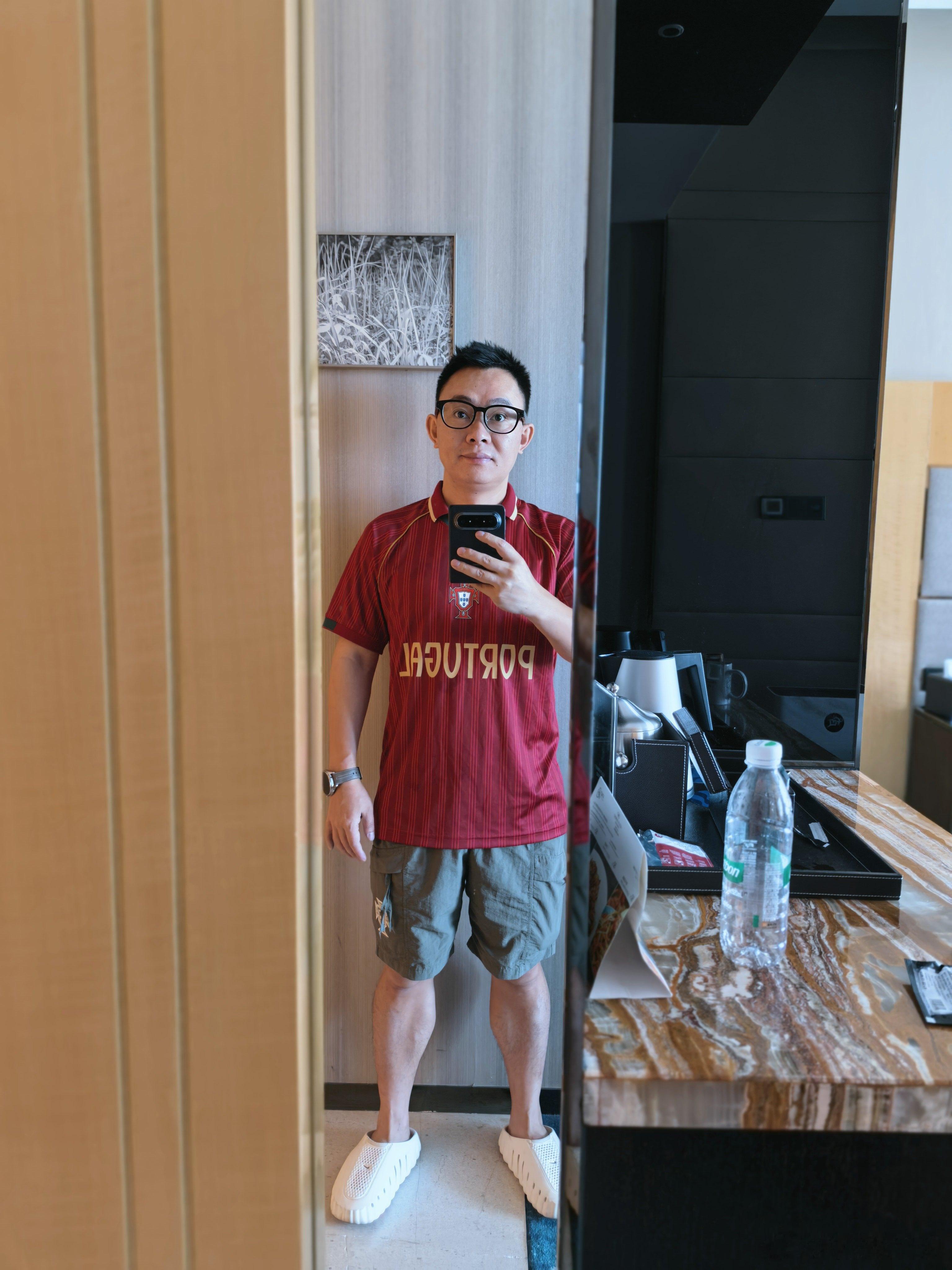 葡萄牙vs克罗地亚今天这一套葡萄牙7号很应景明天上午我儿子他们互动日他要我两都穿