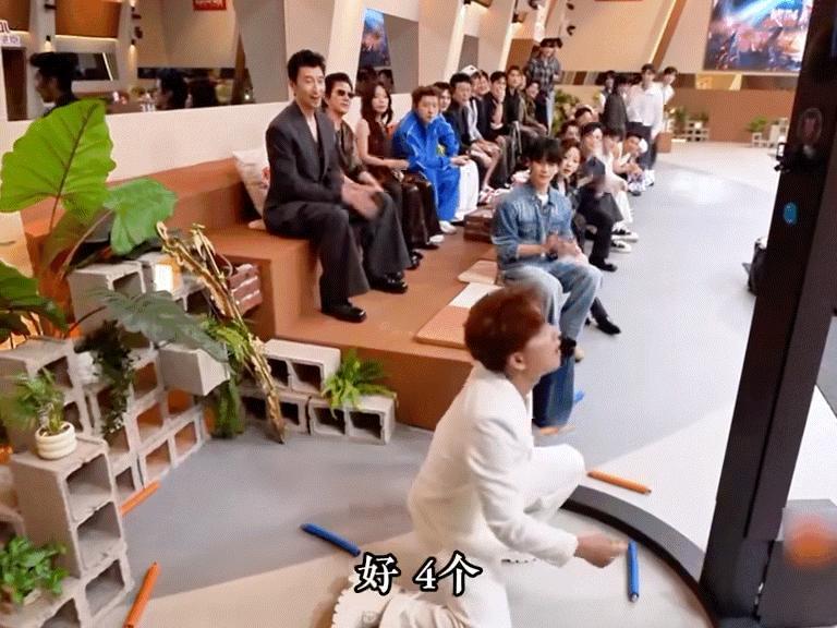 欢子智商、欢子没有耍赖欢子披哥直播博弈出圈，不少片段断章取义，让观众误以为他在耍