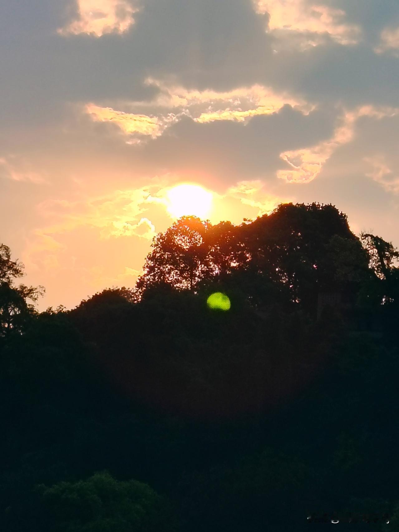 把你们天上的云发出来看看