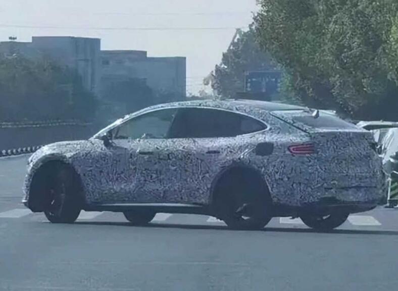 在智界S7大火之后，现在有关智界S9的消息又开始多起来了！S9是智界品牌的首款S