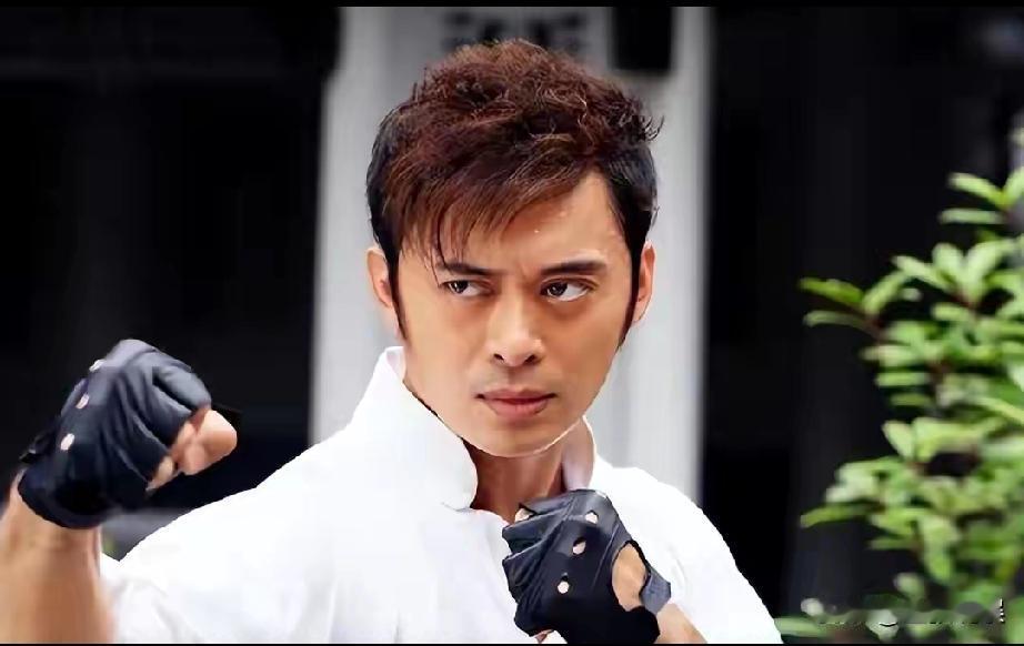 52岁樊少皇：从力王到虚竹成经典，历经情感波折，如今家庭圆满
 
    52岁