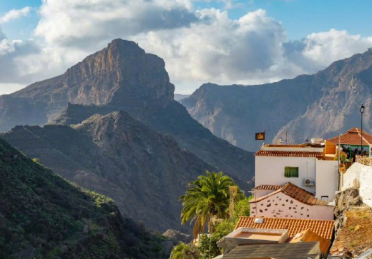 【这里是西班牙】加纳利群岛随处都充满着迷人的小镇，在大加纳利岛我们可以参观到西班