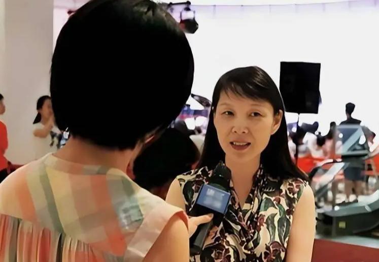 杜建英被耍了？
跟了三年打杂，
宗庆后承诺的信托成泡影！

杜建英最近才明白一件
