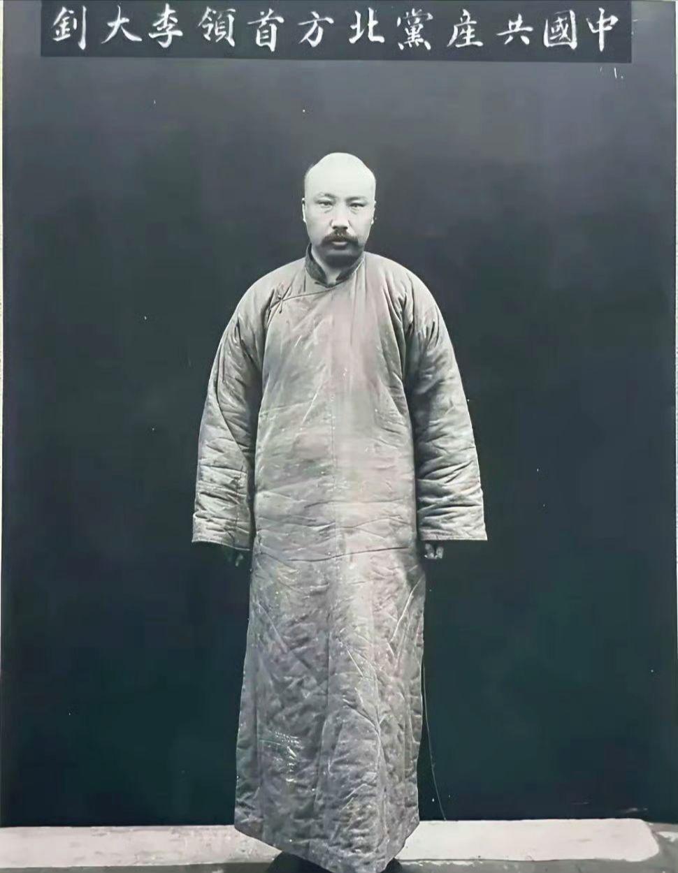 铭记历史 缅怀先烈 铭记英雄