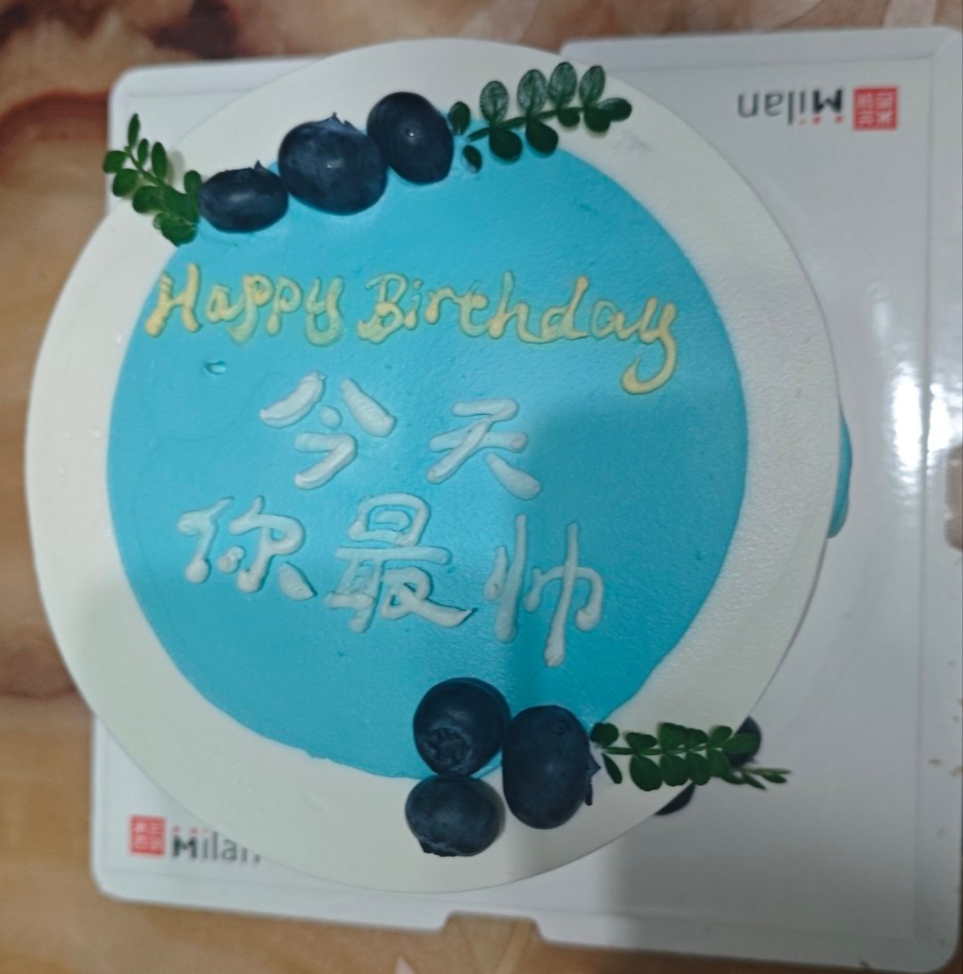 懂得知足，平淡日子也有暖意；欲望过剩，身在繁华也满心忧愁。凡事留余、万事不求圆满